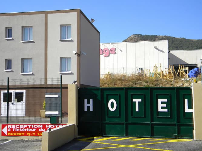 Cit'Hotel Restaurant Bowling de Millau