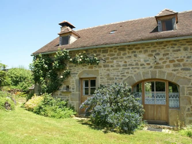 Spacious Holiday Home in Alvignac with Swimming Pool