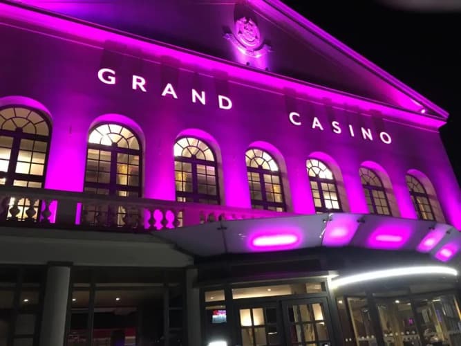 Au Charme du Lac Piscine