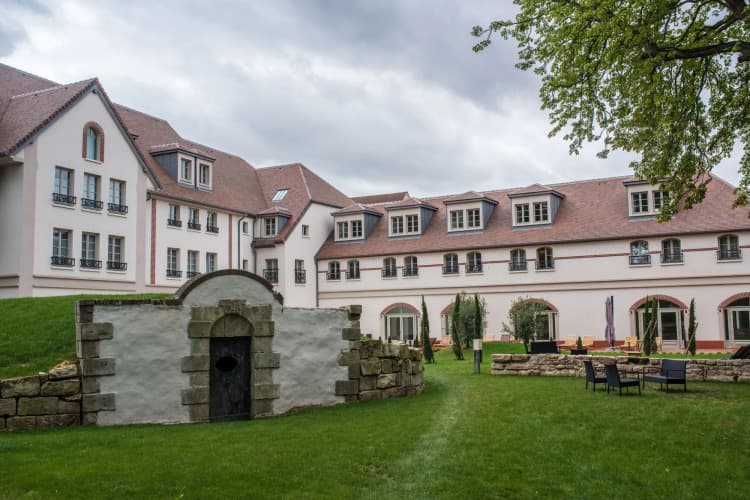 Mercure Maintenon