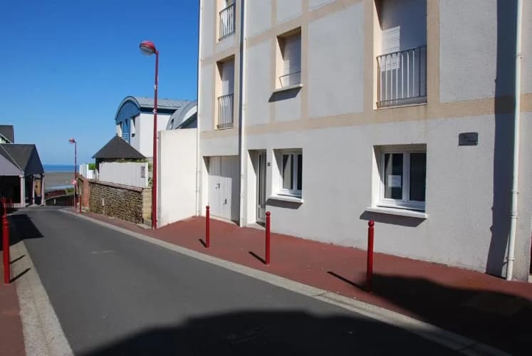 Tres Proche Granville Residence Midship