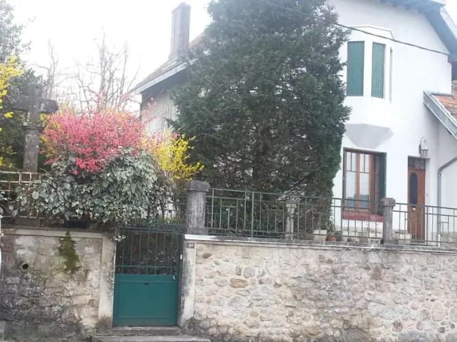 Belle chambre dans maison atypique