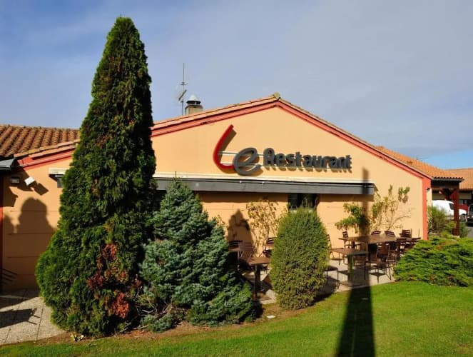 Kyriad Niort Est - La Crèche