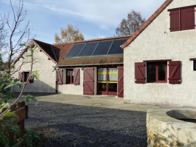 Gîte Dompierre-sur-Besbre, 4 pièces, 6 personnes - FR-1-489-51
