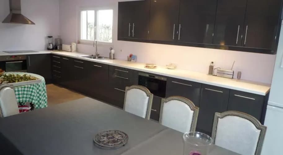 5 Bedroom House 00040070 by HomeRez