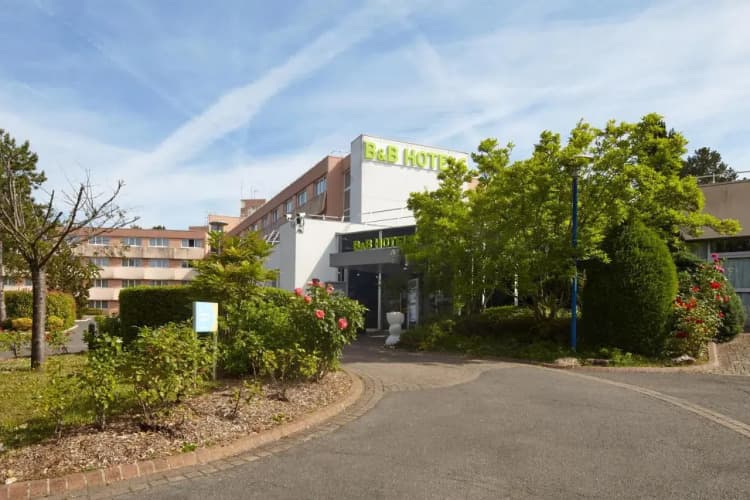 B&B HOTEL Cergy Port