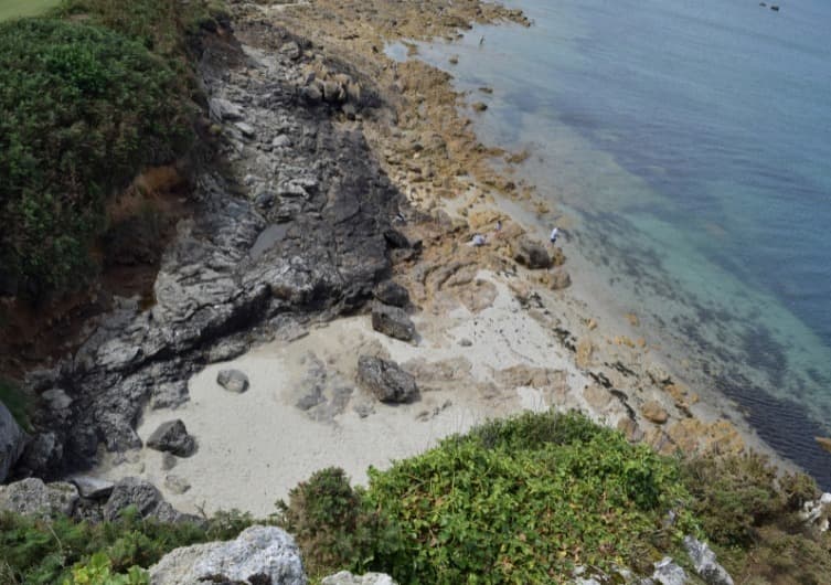 Plage Plage de Guerrevieille à Grimaud, chiens admis à certains horaires